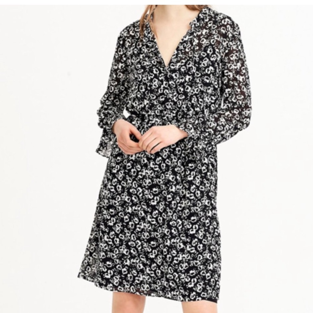 J.Crew Mercantile Drapey Tie-Front Dress in
Blossom Print size S